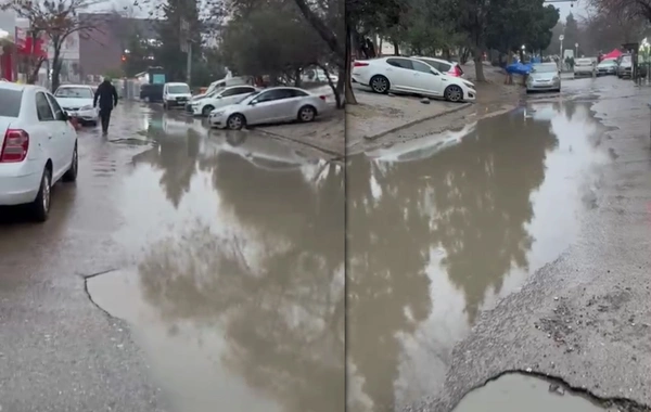 Memar Əcəmi metrosunun çıxışında ACINACAQLI YOL