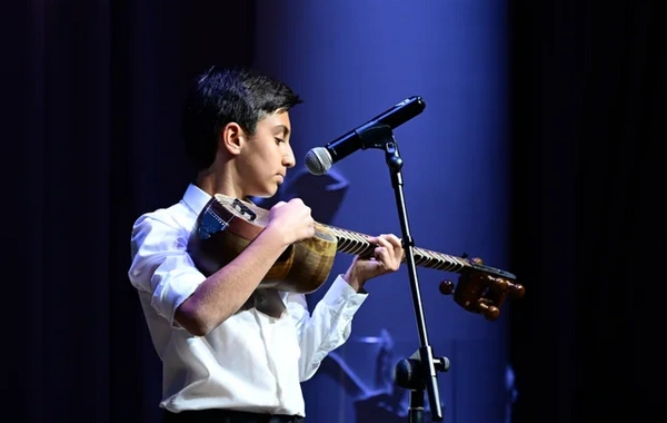 Leyla Əliyeva və Alyona Əliyeva Müstəqillik Gününə həsr olunmuş konserti izləyiblər
