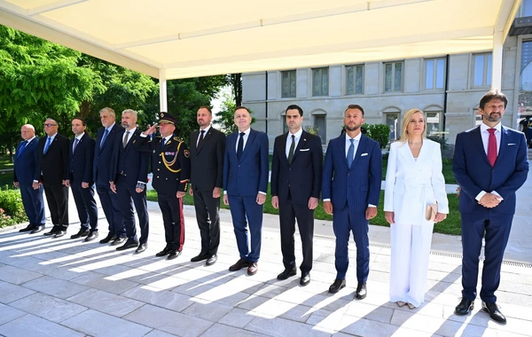 In Shusha, the official welcoming ceremony for Peter Pellegrini was held
