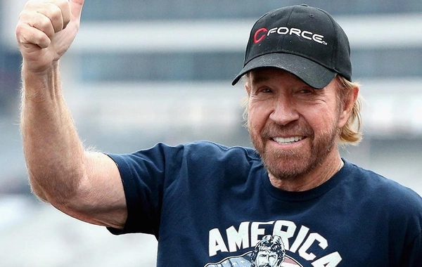 Умер легендарный актер Чак Норрис