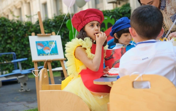 "McDonald"s Azərbaycan" "Uşaqların Sağlam Gələcəyi" mərkəzinə tibbi avadanlıq təqdim edib