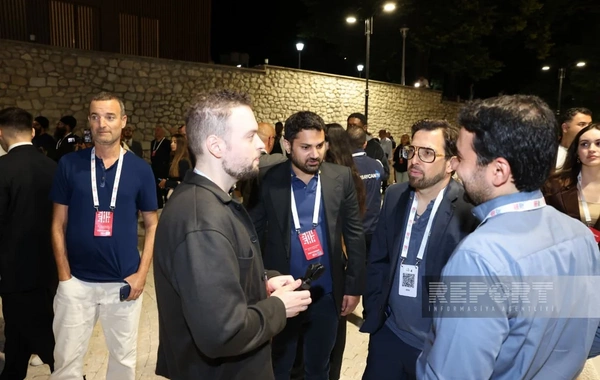 IV Şuşa Qlobal Media Forumunun iştirakçıları Qarabağ küçəsi ilə tanış olublar
