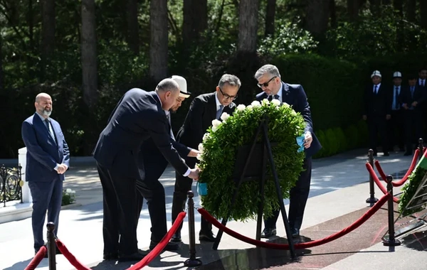 TDT ölkələrinin dini qurum rəhbərləri Fəxri xiyabanı və Zəfər parkını ziyarət ediblər
