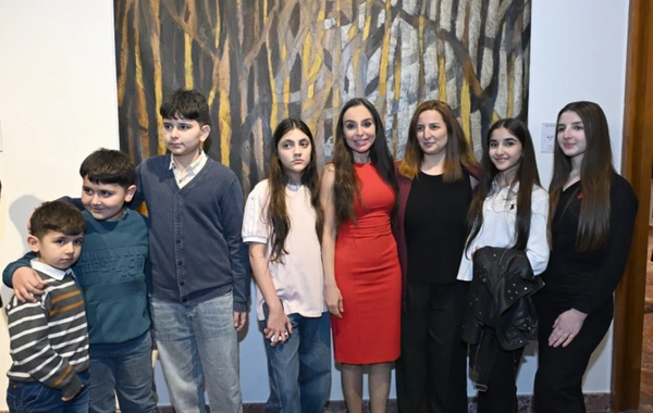 Leyla və Arzu Əliyevalar Tiranada MAMA "Ana təbiət" beynəlxalq incəsənət sərgisinin açılışına qatılıblar