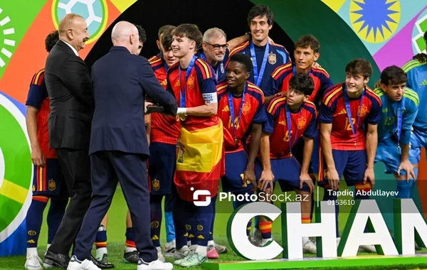 Ilham Aliyev watched the final match of the FIFA U-15 World Cup and Festival, took part in the award ceremony