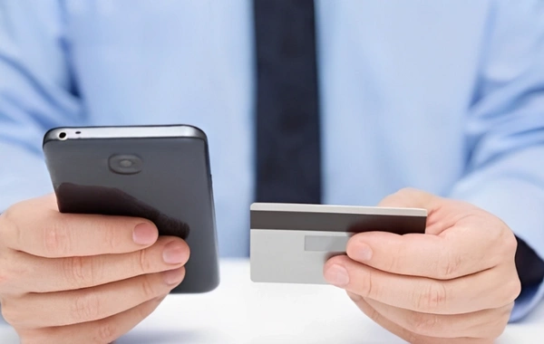 Telefon zəngi həyatını alt-üst etdi: Dələduzlar Kürdəxanı sakininin başına oyun açdılar