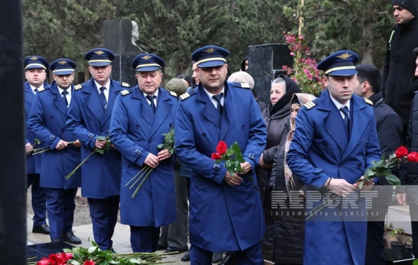 AZAL təyyarəsinin qəzaya uğramasının ildönümü ilə bağlı İkinci Fəxri xiyabanda məzarlar ziyarət edilib