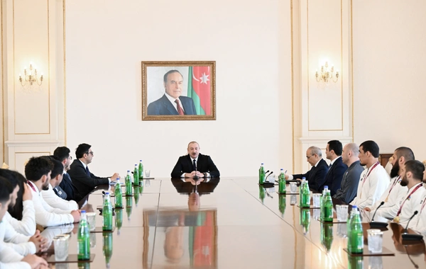 İlham Əliyev Avropa çempionatında komanda hesabında çempion olan güləşçiləri qəbul edib