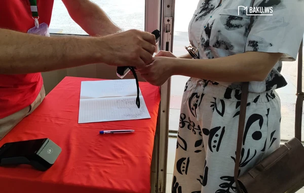 BAKU.WS-in çəkiliş qrupu seçki məntəqəsində olub