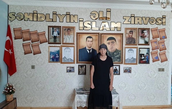 İki oğlu şəhid olan ana: Əlini dəfn edib qayıdandan sonra İslamı gətirdilər
