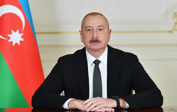 Президент Ильхам Алиев прибыл с рабочим визитом в ОАЭ