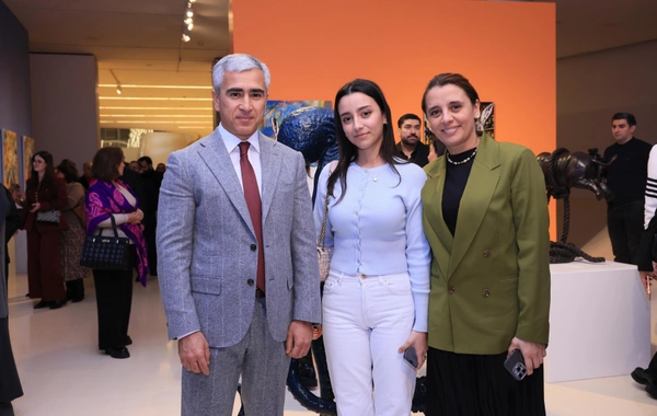 Heydər Əliyev Mərkəzində "Vəhşi təbiətin super qəhrəmanları" sərgisi açılıb