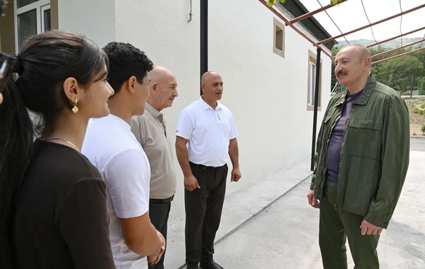 Prezidentin sosial şəbəkə hesablarında Quzeyxırman və Güneyxırman kəndlərində sakinlərlə görüşlə bağlı paylaşım olunub