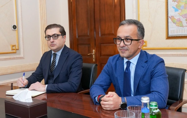 Dövlət Komitəsinin sədri İran səfiri ilə görüşüb