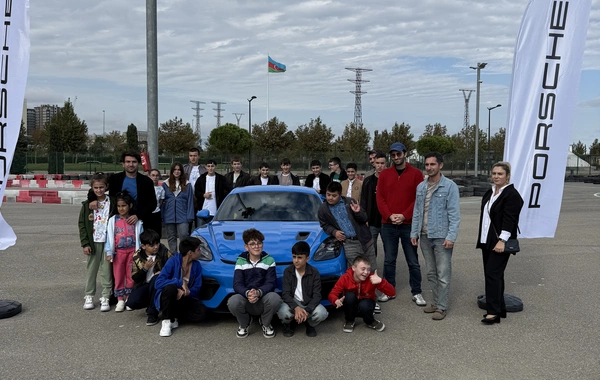 Porsche Azərbaycandan uşaqlarla unudulmaz kartinq günü