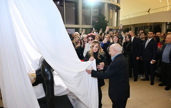 Heydər Əliyev Mərkəzində Kerol Förmenin sərgisinin açılışı olub