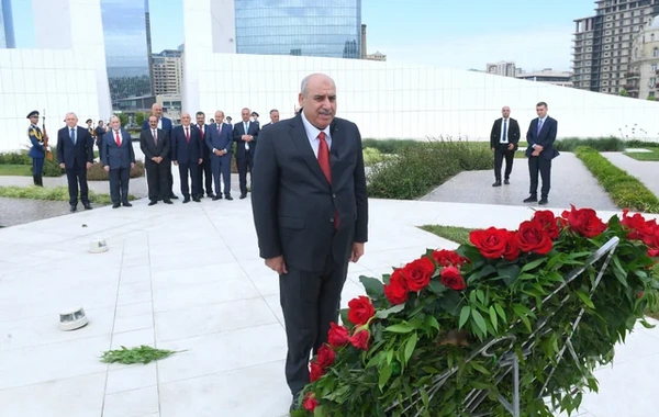Speaker of the Jordanian House of Representatives visited the Alley of Honorary Burial and Victory Park
