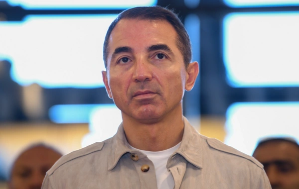 İş adamı Adnan Əhmədzadənin həbs müddəti uzadılıb