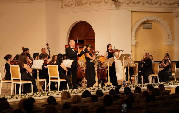 Dmitri Sitkovetski Bakıda atasının xatirəsinə həsr olunmuş konsert proqramı ilə çıxış etdi