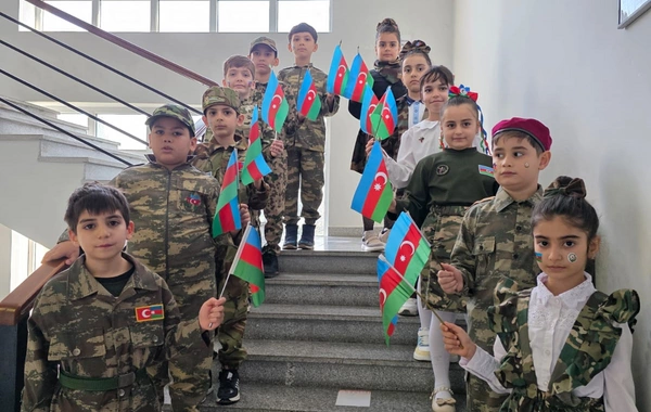 Xırdalanda məktəb-liseydə Zəfər günü ilə bağlı tədbir