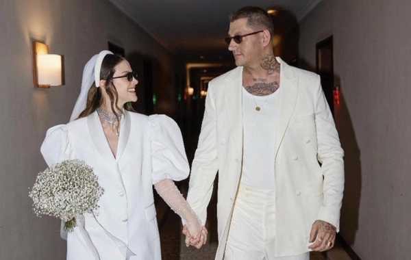 Məşhur aktrisa övladının 40-ı çıxmadan ərindən boşandı