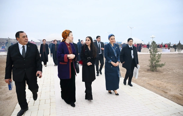 Leyla Əliyeva Türkmənistan milli mətbəxinə həsr olunan sərgidə iştirak edib