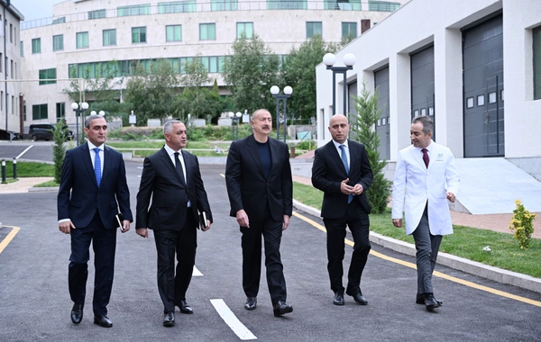 İlham Əliyev Qarabağ Universitetinin Klinikası binasının açılışında iştirak edib