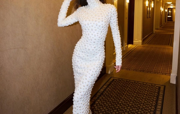 Nəsrin Cavadzadənin bu qapalı geyimi müzakirələrə səbəb oldu