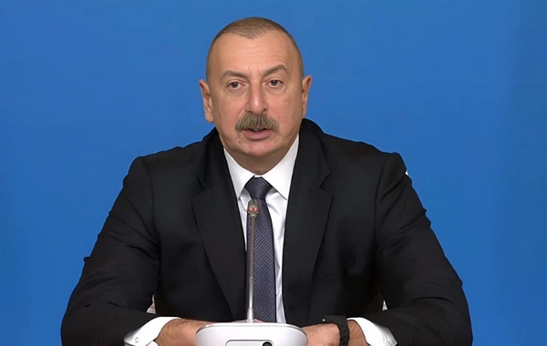 Ильхам Алиев принял участие в приеме в честь глав делегаций, участвовавших в параде в Пекине