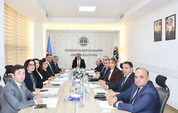 Azərbaycanda bir vəkilə töhmət verilib, birinə isə xəbərdarlıq edilib