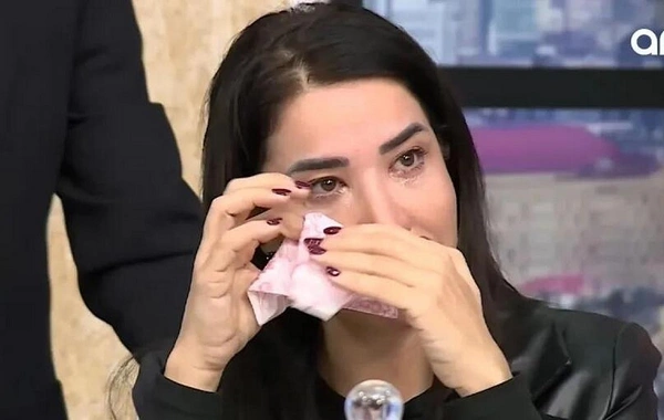 Ülkər Yaşarqızı vəfat edən bacısının məzarından paylaşım etdi