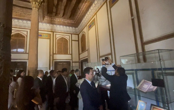 Azərbaycan nümayəndə heyəti Buxara "Ark" Qalasına gəlib
