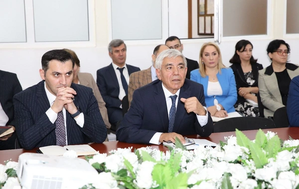 AHİK sədri qurumun Əmək və Sоsial Münasibətlər Akademiyasında tədrisin vəziyyəti ilə maraqlanıb