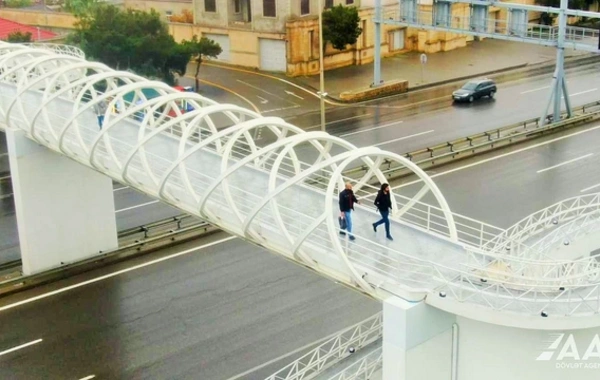 Aeroport yolunda yeni piyada keçidi inşa edildi