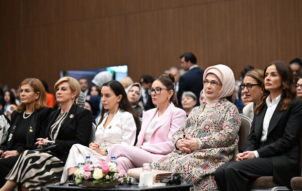 Mehriban Əliyeva Antalyada Fələstinə həsr olunan tədbirdə iştirak edib