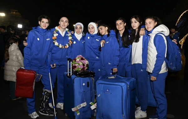 İslamiadada çıxış edən Azərbaycan idmançıları Vətənə dönüblər