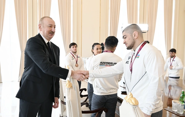 İlham Əliyev Avropa çempionatında komanda hesabında çempion olan güləşçiləri qəbul edib