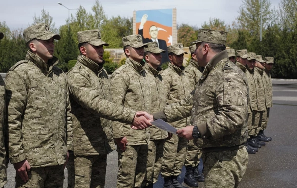 Hərbi xidməti başa vuran sərhədçi əsgərlər evlərinə yola salınıb