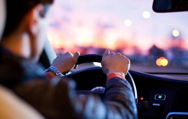 Bakıda polisdən qaçmaq istəyən sürücünü anası İFŞA ETDİ