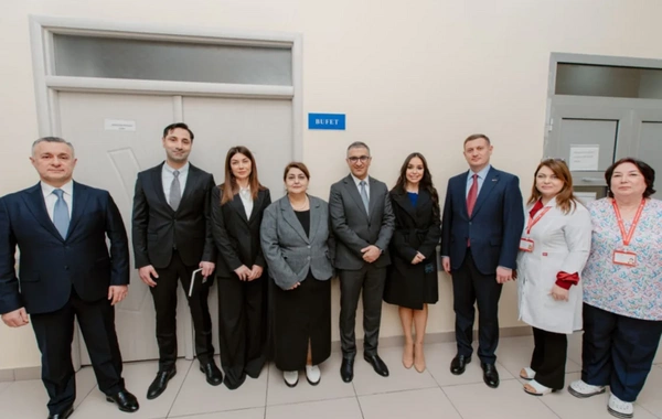 Leyla Əliyeva Bakıda Uşaq Klinik Xəstəxanasını ziyarət edib