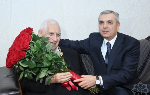 Xalq şairi Nəriman Həsənzadəyə Heydər Əliyev ordeni təqdim edilib