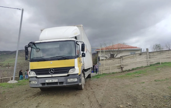 Очередные группы бывших вынужденных переселенцев прибыли в Агдере и Ходжалы: вручены ключи от домов