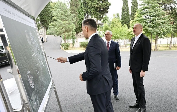 İlham Əliyev Xankəndi-Şuşa kanat yolunun inşası üçün seçilmiş əraziyə baxıb