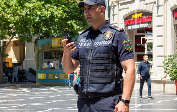 Polis Günündə də post başında – Bakının küçələrindən diqqətçəkən FOTOLAR
