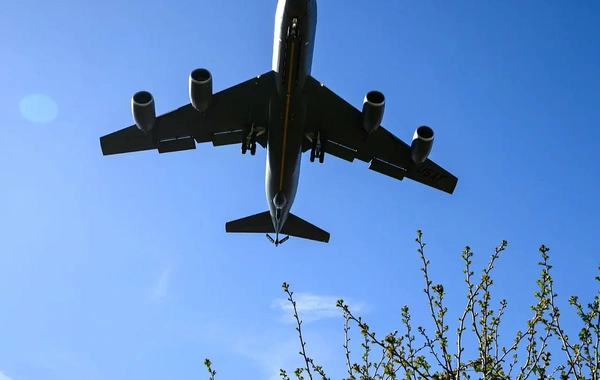 Zədələnmiş ABŞ hərbi təyyarəsi Britaniyada qeydə alınıb