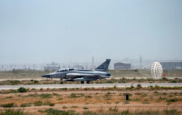 Azərbaycanın pilotları çətin döyüş manevrləri üzrə tapşırıqlar yerinə yetiriblər