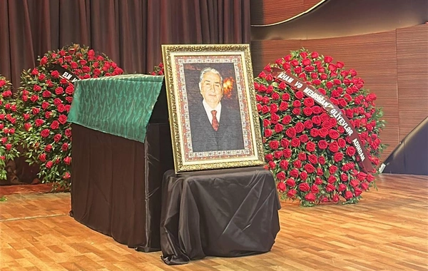 İlham Əliyev və Mehriban Əliyeva Xalq artisti Arif Babayevin vida mərasiminə əklil göndərib