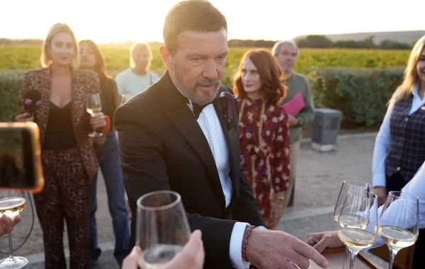 Antonio Banderas qızını gəlin köçürdü