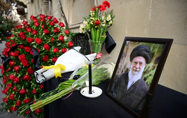 Prezident İlham Əliyev İranın ölkəmizdəki səfirliyində olub, başsağlığı verib