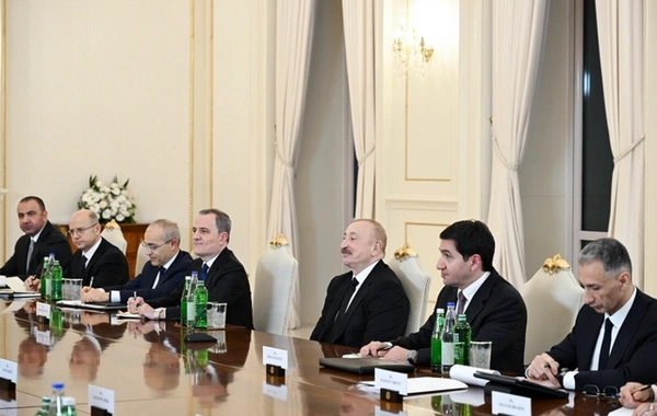 Состоялась встреча Президента Азербайджана с вице-президентом США в расширенном составе